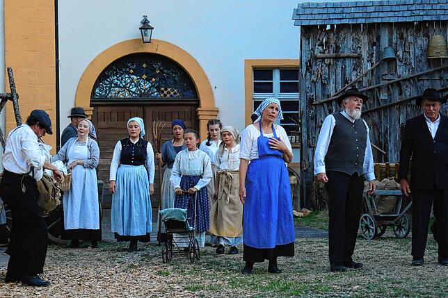 Bild 8: Freilichttheater in Riedern: &bdquo;Zwischen den Welten&ldquo;