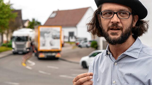Johannes Kretschmann in der Ortsmitte von Göggingen.
