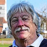 „Wenn es diesig ist, sieht man als Segler den Katamaran manchmal sehr spät“, sagt Günther Allmendinger, Vorsitzender der ...