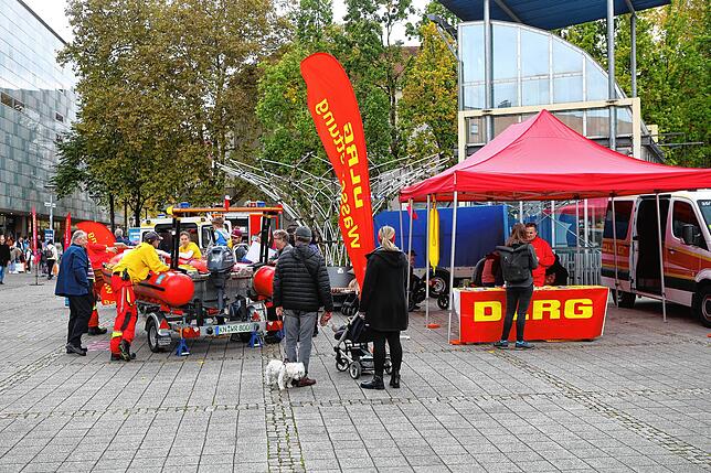 Bild 14: Der Augustinerplatz ist beim verkaufsoffenen Sonntag in der Hand der Vereine