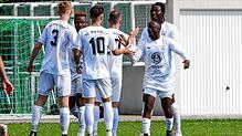 Alle drei Markdorfer Tore steuerte Austyn Adefeyiju (Zweiter, von links) zum 3:1-Erfolg seiner Mannschaft über den TuS Immenstaad bei.