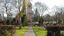 Blick über den Villinger Friedhof zur Friedhofskapelle, auch Altstadtkirche genannt. Die Gebühren steigen deutlich an.