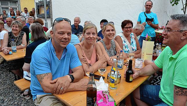 Bild 21: Five Senses rocken den Schlosshof in Markdorf – hier gibt es die schönsten Bilder