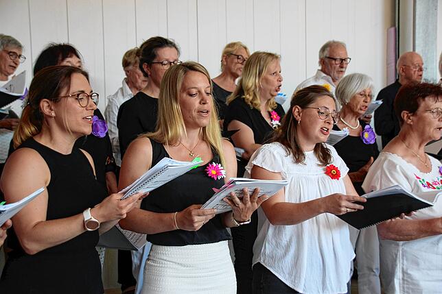 Der Kreutzer-Chor Meßkirch präsentiert regelmäßig ein abwechslungsreiches Konzertprogramm mit klassischen und modernen Chorstücken.