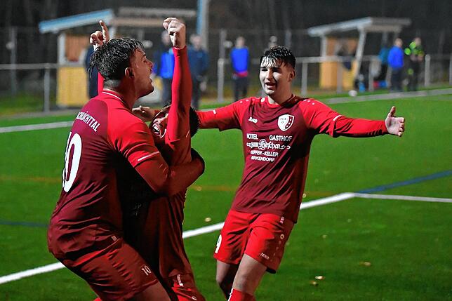 Bild 10: FC Schlüchttal verarbeitet seine jüngste Blamage mit einem 5:2-Sieg gegen den TuS Efringen-Kirchen zurück &ndash; und wir haben die Bilder!