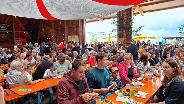 Allen Wetterkapriolen zum Trotz können sich die Organisatoren der 700-Jahr-Feier in Gangenweiler über jede Menge Besucher freuen.