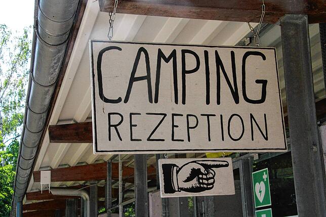 Wer auf dem Campingplatz übernachtet, kann das Freibad kostenlos mitbesuchen.
