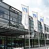 Die Flaggen wehen vor dem Sitz der Volksbank Gestalterbank in Villingen. Als Fusionspartner für die Volksbank Konstanz kam sie indes ...
