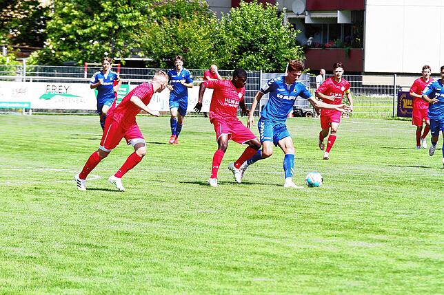 Bild 19: Nachwuchs des SC Freiburg verliert Testspiel in Jestetten &ndash; und wir haben Bilder!