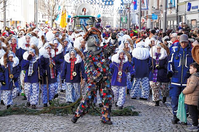 Bild 19: Warum der Fasnet-Umzug in Villingen jedes Jahr Groß und Klein fasziniert – Entdecke die Highlights!
