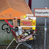 Am Freitagmorgen stand der Einkaufswagen noch beim Tafelladen.