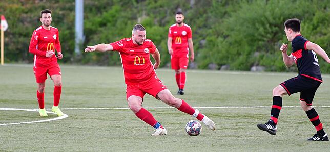Bild 21: FC Rot-Weiß Weilheim besiegt den FC Wallbach im &bdquo;Duell am Strich&ldquo; mit 3:1 &ndash; wir haben die Bilder!