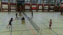 Die Roßbergsporthalle war am Samstag Austragungsort für das Jedermannturnier der Badmintonabteilung des Turnvereins. 30 Erwachsene und ...