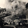 Dichter Qualm hängt beim Großbrand in der Waldshuter Kaiserstraße. Gegen 13 Uhr war am 29. Januar 1984 im damaligen Fachgeschäft ...