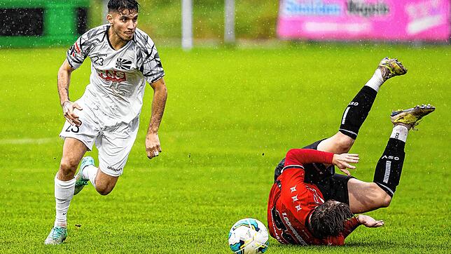Der FC 08 Villingen (links Ergi Alihoxha) blieb in Göppingen ohne Punkte.