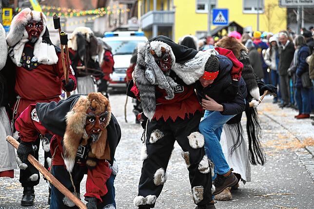 Bild 11: Bilder vom Umzug am Fasnetsonntag in Tennenbronn