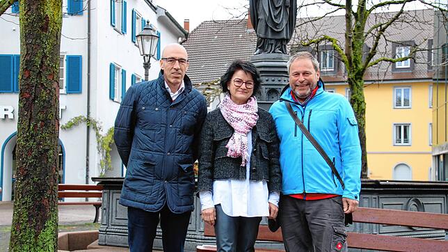 Günter Thyssen (Vorsitzender des TV Radolfzell), Bürgermeisterin Monika Laule und Martin Schäuble (Präsident Narrizella Ratoldi) ...