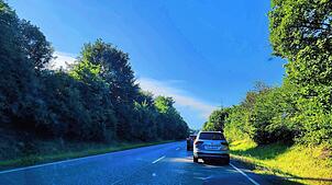 Geduld brauchen Autofahrer am Montag, 30. Juni, auf der Fahrt nach Bad Säckingen aus Fahrtrichtung Brennet. Gegen 8.30 Uhr staut sich ...