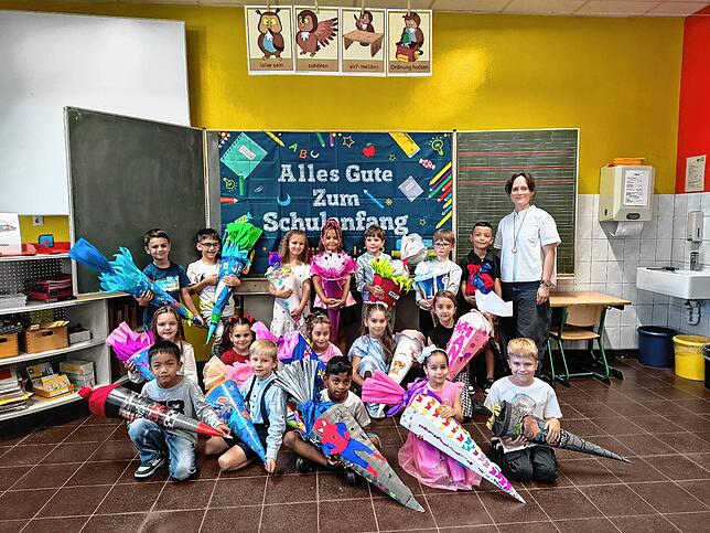 Die Schüler der Klasse 1a mit ihrer Klassenlehrerin Anja Blesch.