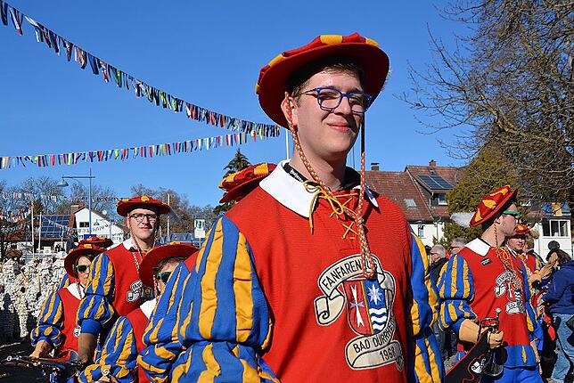 Bild 7: Bilder vom Narrentreffen der Urviecher-Zunft Bad Dürrheim: Großer Festumzug (1)