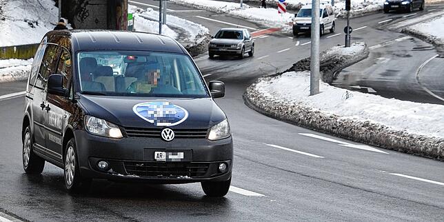 Ein Geschäftsauto? Das „AR“ auf dem Kennzeichenschild steht für den Schweizer Kanton Appenzell Ausserrhoden.
