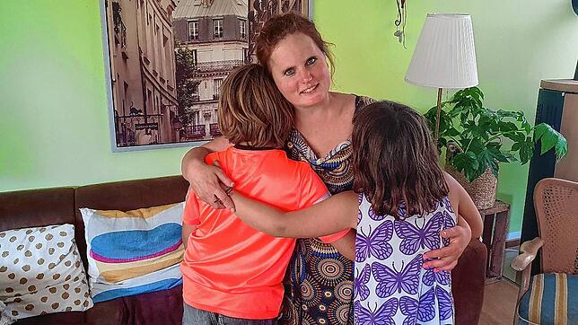 Anna Kratzer aus Waldshut gibt Ida und Jannik Halt und Geborgenheit. Die beiden Pflegekinder leben seit dem Kleinkindalter bei Familie ...