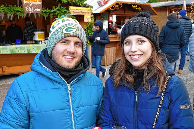 „In Freiburg ist das Gedränge auf dem Weihnachtsmarkt deutlich größer. Die Anordnung der Stände ist unübersichtlicher.“ ...