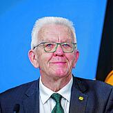 Ministerpräsident Winfried Kretschmann (Bündnis90/Die Grünen) will sich von der Klage nicht unter Druck setzen lassen.