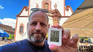 Knapp 35 Grad Celsius waren es am Mittwochnachmittag um kurz nach 16 Uhr auf dem Bad Säckinger Münsterplatz.