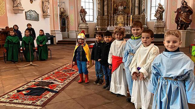 &bdquo;Auf Grund der aktuellen Lage, dürfen die Kinder des Kindergartens Maria Frieden nicht die Passionsgeschichte im ...