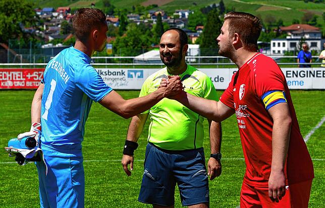 Bild 2: FC Erzingen besiegt den FC Schlüchttal mit 4:0 &ndash; und wir haben Bilder!