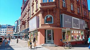 Nun steht es fest: In die Räume des markanten Hauses an der Rosgartenstraße 34 zieht für drei Monate ein Kunstsupermarkt.
