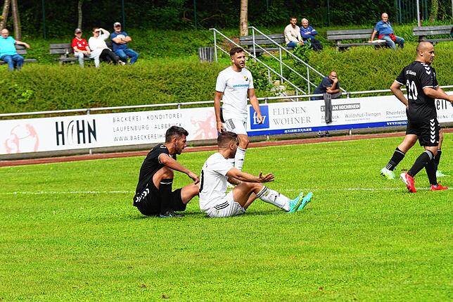 Bild 4: SV 08 Laufenburg gewinnt nach turbulentem Start mit 5:0 gegen den VfR Hausen &ndash; und wir haben Bilder!