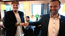 Fairer Umgang miteinander kennzeichnete den regionale Wahlkampf bis zum Wahlabend. Die beiden Direktkandidaten Sander Frank von der ...