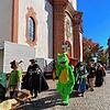 Nicht aus dieser Welt: Die Gruppe GREX FABULA zog stilecht durch die Altstadtgassen und hatte Erzählungen aus längst vergangenen Zeiten ...