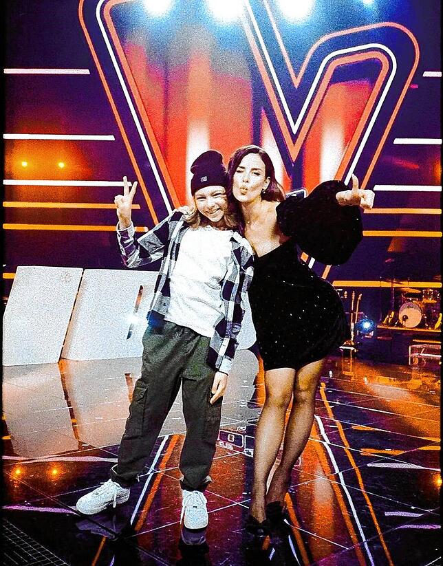 Maris Siegin und Lena Meyer-Landrut auf der Bühne am Finalabend.