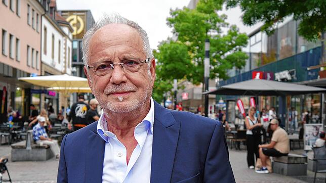 Reiner Wöhrstein wird sein Fotogeschäft im Cano bis Ende Oktober schließen. Der Einzelhändler muss die Reißleine ziehen. Er hat beim ...
