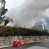 Derzeit läuft ein Großeinsatz der Feuerwehren im Groppertal. Das frühere Bahnwärterhäusle steht in Flammen. Es kommt zu einer enormen ...