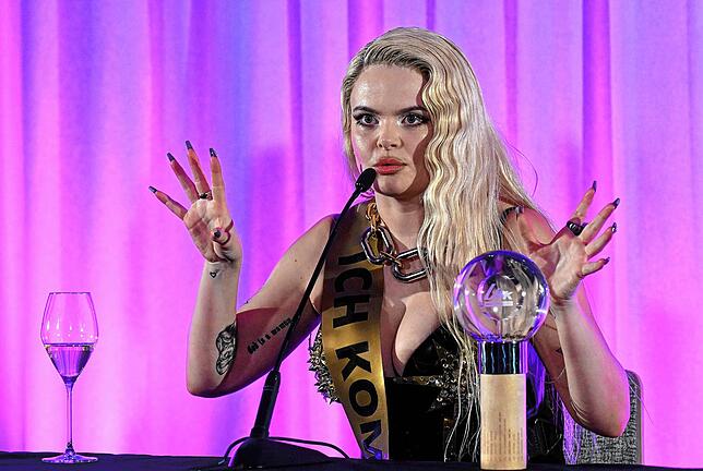 Erika Vikman, die Gewinnerin des UMK-Finales, gibt eine Pressekonferenz. Vikman gewann den Wettbewerb mit dem Lied „Ich komme“. Die ...