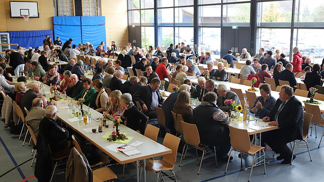 Die Andelsbachhalle in Denkingen ist seit vielen Jahren Veranstaltungsort für das Erntedankfest des Verbands landwirtschaftlicher ...