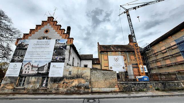 Die Arbeiten an der Fassade der ehemaligen Schlossbrauerei laufen.