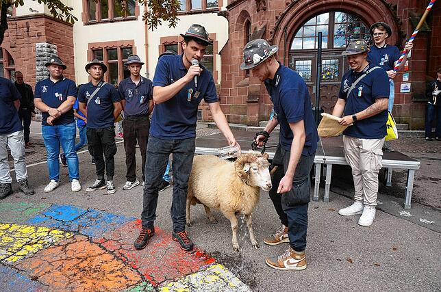 Bild 27: Der Bock ist getauft
