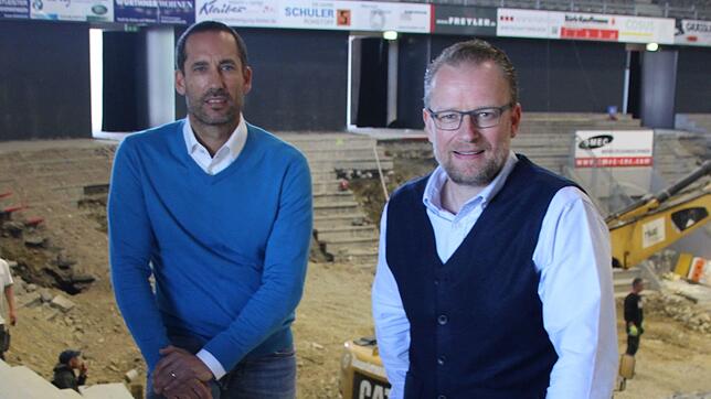 Manager Christof Kreutzer (rechts) und Geschäftsführer Christoph Sandner hoffen weiterhin, dass die Wild Wings am 13. November in die ...