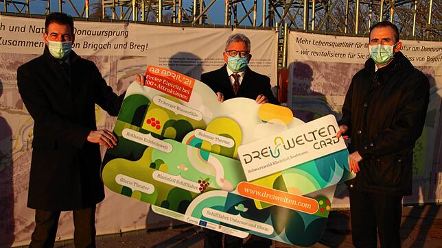 Freuen sich bereits auf den neu gestalteten Donauursprung und die damit verbundenen Möglichkeiten für den Tourismus: OB Erik Pauly (von ...