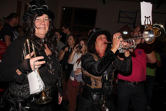 Bild 27: 14. WARM UP PARTY der Guggenmusik "Die Taktlosen" in  Sunthausen