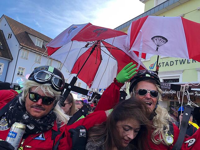 Bild 6: So schön war die Hoorige Mess&lsquo; in Tiengen: Wir haben die größte Straßenfasnacht der Region in Bildern und Videos festgehalten