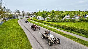 Zum Sonnenuntergang am See werden am 16. Mai Oldtimer von der Messe bis in die Stadt gefahren. Das Foto entstand bei der Klassikwelt ...