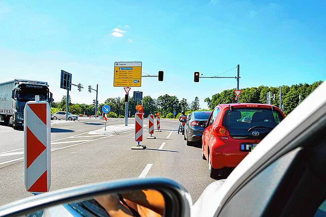Bild 9: Wer ist schneller am Ziel? Wir haben die neue und alte Strecke der B 31 getestet