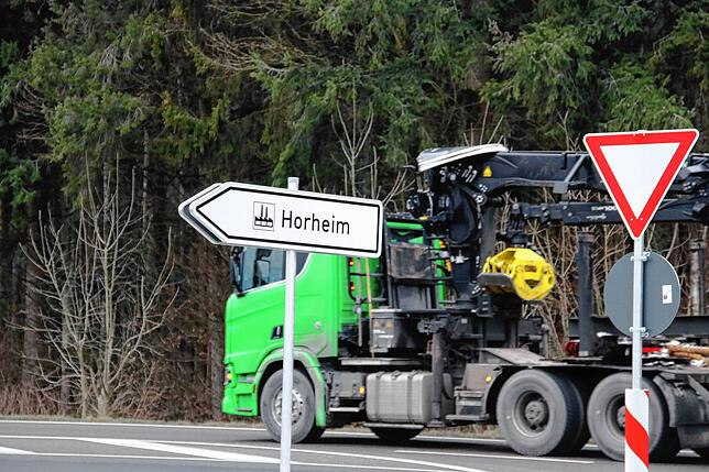 Hier geht&lsquo;s von der B314 zwischen Horheim und Lauchringen direkt ins Gewerbegebiet.