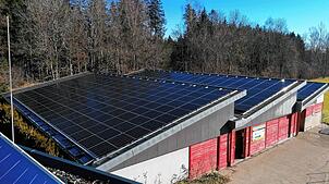 Die Photovoltaikanlage des Golfclubs Königsfeld ist in Betrieb. Bild: Andreas Blessing